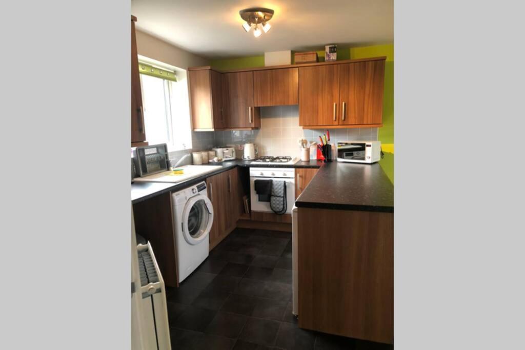 Dudley House **Staycation & Contractors** Sleeps 7 Tipton Kültér fotó