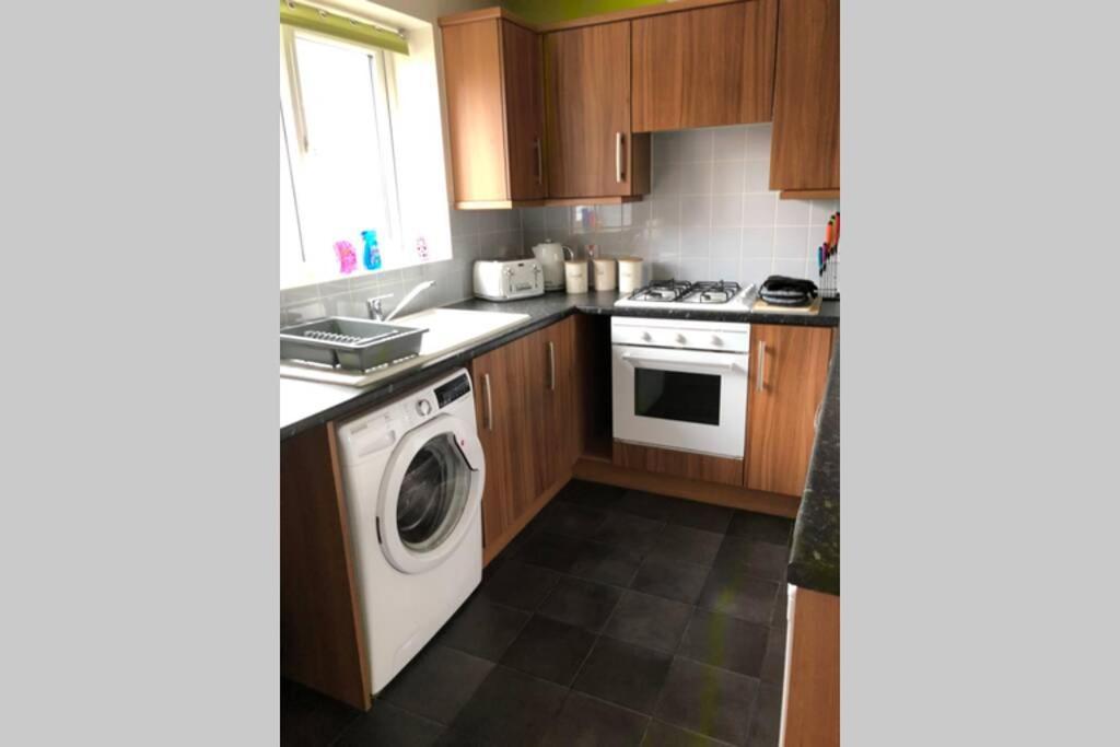Dudley House **Staycation & Contractors** Sleeps 7 Tipton Kültér fotó